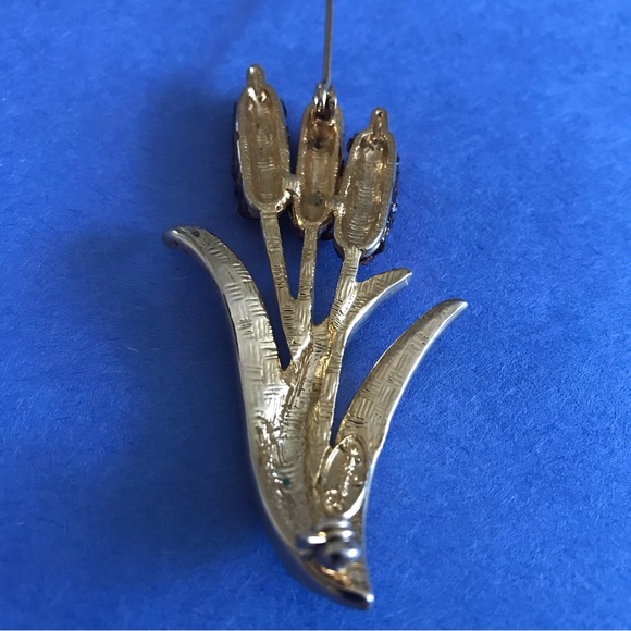 Danecraft Vintage Cattail Gold Tone Brooch, approx. 2 7/8” long by 1 3/8” wide - Picture 7 of 11